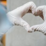 gloves-form-heart